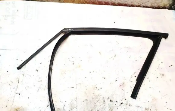 BMW 2 F22 F23 Rubber seal front coupe door 15310510 7326167