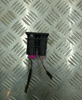 Ford Mondeo Mk III Hazard light switch D3L0A