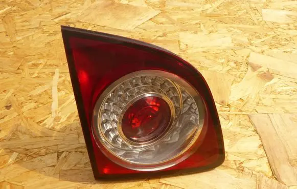 Volkswagen Golf Plus Tailgate rear/tail lights 5M0945093M