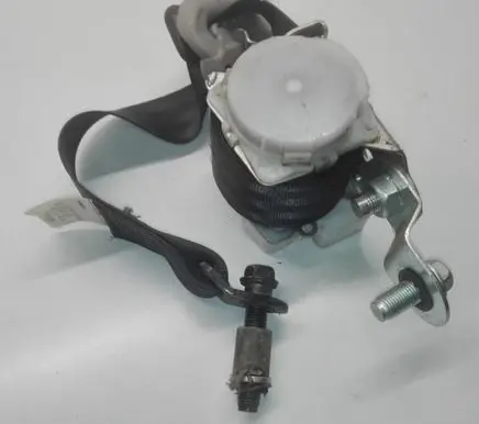 Nissan Navara Rear seatbelt 7P1130