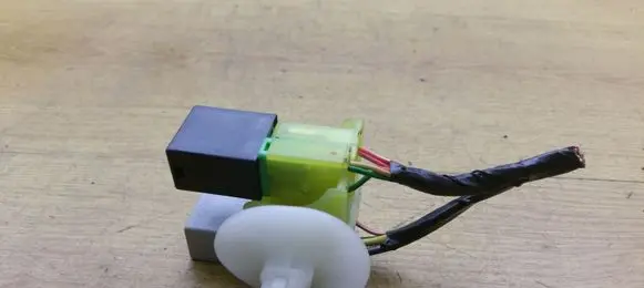 Toyota Avensis T250 Other relay 9008087019 9008087013