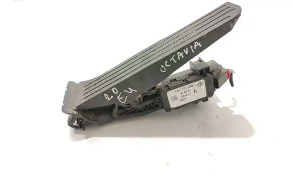 Skoda Octavia Mk2 (1Z) Accelerator throttle pedal 1K1721503