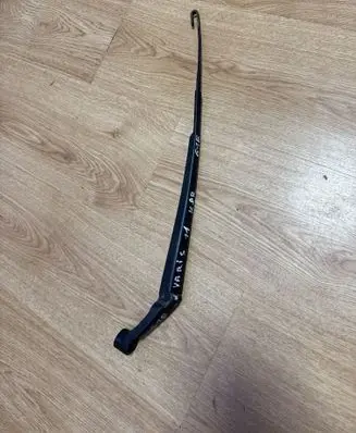 Toyota Yaris Front wiper blade arm 3151819