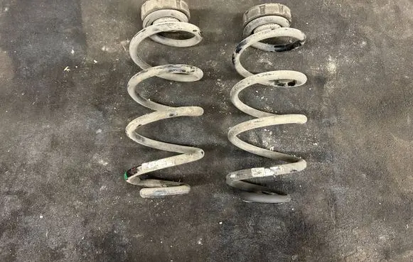 Porsche Macan (95B) Rear coil spring 95B511115N 95B511115