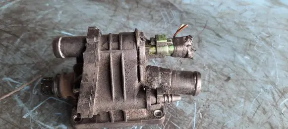 Mazda 3 I Thermostat housing 