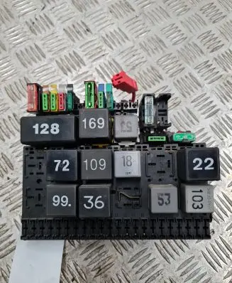 Volkswagen Sharan Fuse box set 7M0937025D