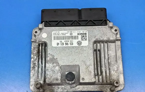 Volkswagen PASSAT B5.5 Engine control unit/module ECU 03G906021AB