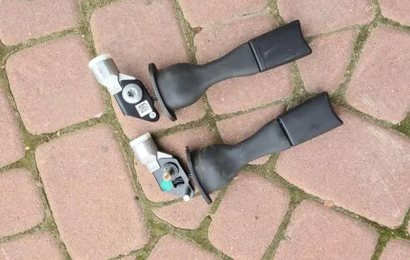 Opel Insignia B Seat belt trim 