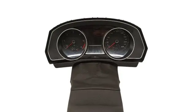 Volkswagen PASSAT B8 Speedometer (instrument cluster) 