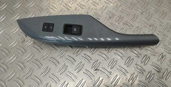 Toyota Sienna XL30 III Electric window control switch 7423108080