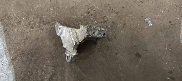 Volvo V60 Engine mounting bracket 31293542