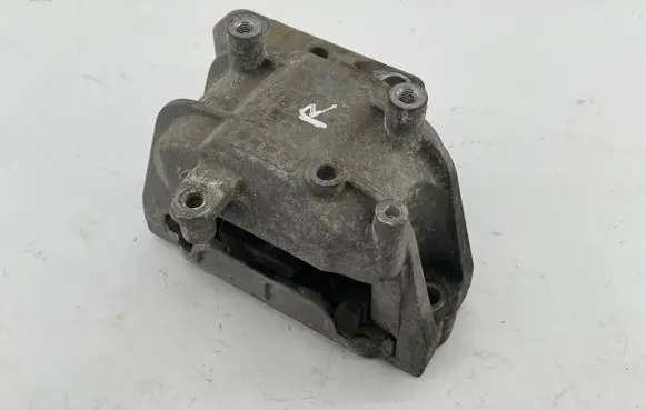 Volkswagen PASSAT CC Engine mount bracket 1K0199262CE