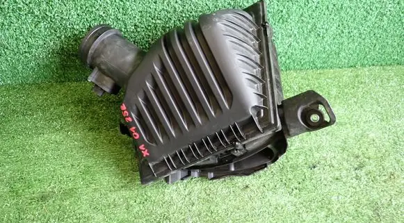 BMW X1 F48 F49 Air filter box 7609482