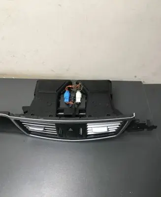 Mercedes-Benz E W212 Dashboard center trim panel A2128302554 06825002