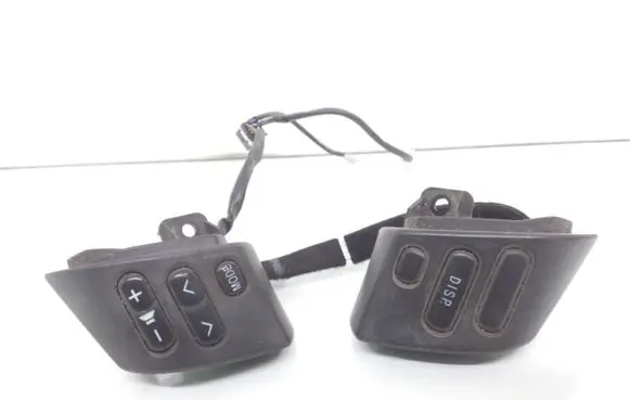 Steering wheel buttons/switches
