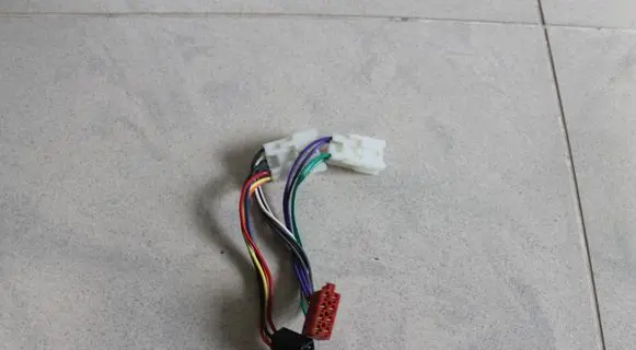 Toyota Yaris EUR ISO radio connector 