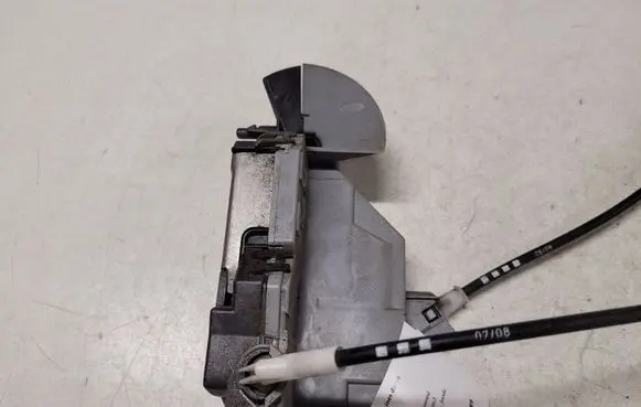 Peugeot 308 Front door lock