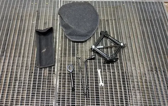 Hyundai ix20 Tool set 