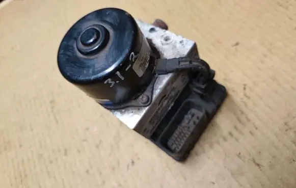 Jeep Grand Cherokee (WJ) ABS Pump 56041022AH