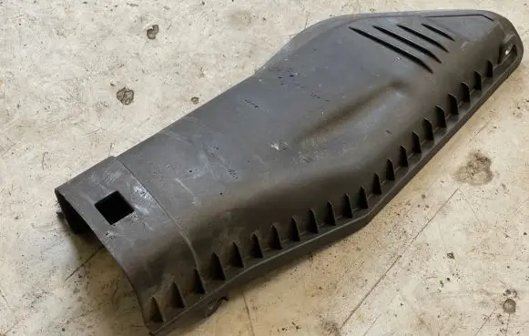BMW X5 E70 Air filter box cover 7789109