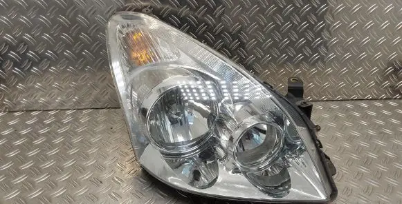 Toyota Corolla Verso AR10 Headlight/headlamp