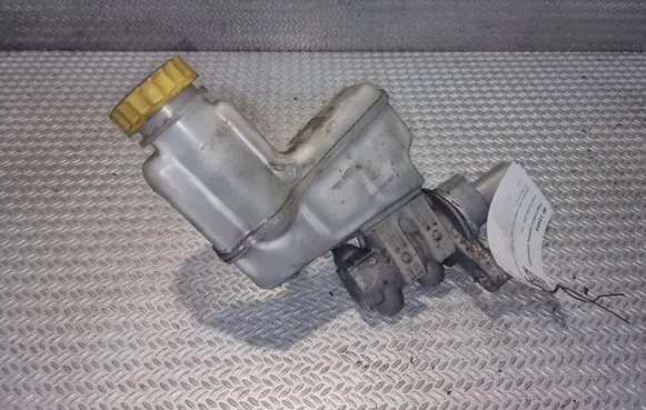 Master brake cylinder