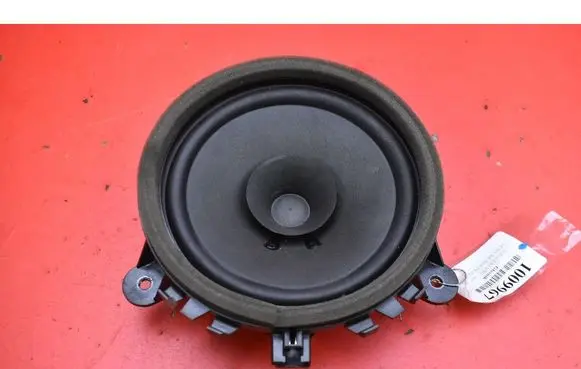 Volvo V70 Subwoofer speaker 30657444
