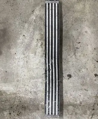 Mercedes-Benz E W212 Power steering radiator A2045000600Q01