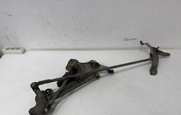 Mitsubishi Grandis Front wiper linkage and motor