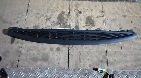 BMW 5 G30 G31 Dash center air vent grill 7384524