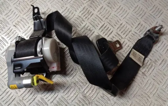 Mazda 2 Front seatbelt CK02611 EL0922 0436141
