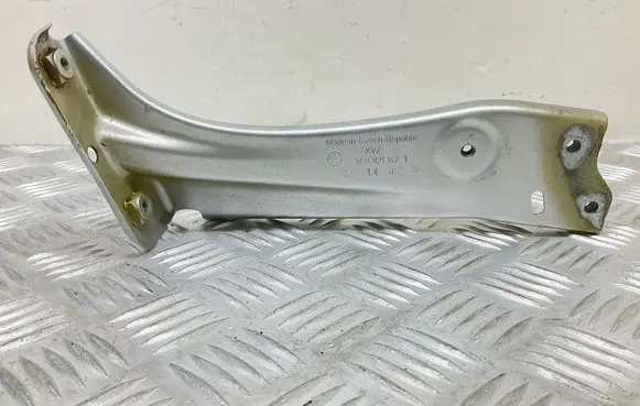 Skoda Octavia Mk3 (5E) Fender mounting bracket 5E0821142