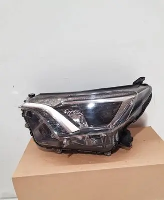 Toyota RAV 4 (XA40) Headlight/headlamp W3049