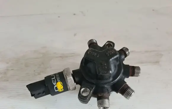 Renault Kangoo I Fuel main line pipe 8200057345 R9144Z010B