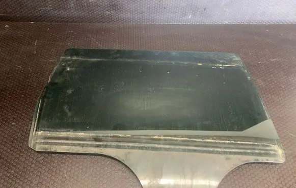 Volkswagen PASSAT B5 Rear door window glass 43R009628