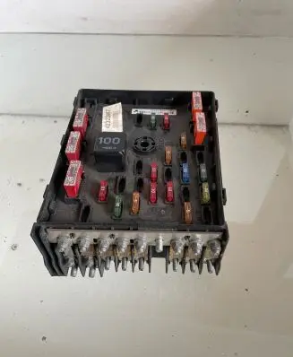 Volkswagen PASSAT B6 Fuse box set 3C0937125