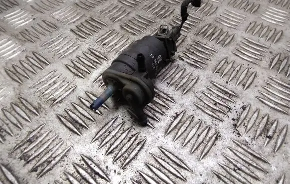 Opel Zafira B Windscreen/windshield washer pump 13248320
