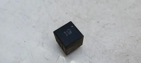 Volkswagen PASSAT B4 Other relay 191955531