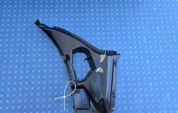 BMW X6 F16 Front bumper mounting bracket 8056505