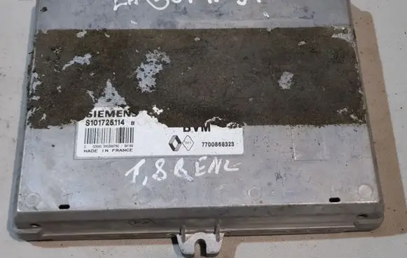 Renault Laguna I Engine control unit/module S101725114B