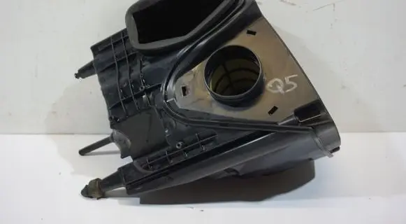 Audi Q5 SQ5 Air filter cleaner box bracket assembly 