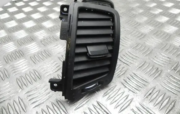 Rear air vent grill