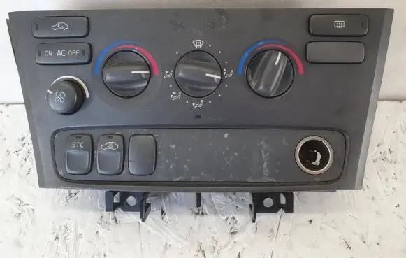 Volvo V70 Climate control unit 8651240 7923