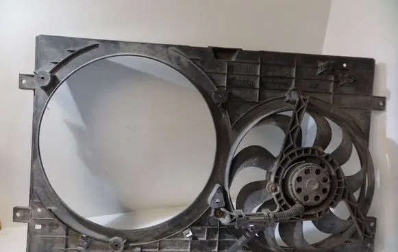 Audi A3 S3 8L Radiator cooling fan shroud 1J0121207M 1355D300163