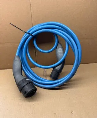 BMW i3 Electric car charging cable LCKU321 240VAC 200VAC