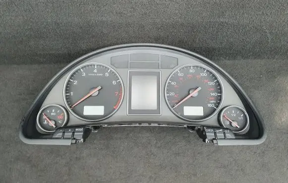 Audi A4 S4 B6 8E 8H Speedometer (instrument cluster) 8E0920980J RB4