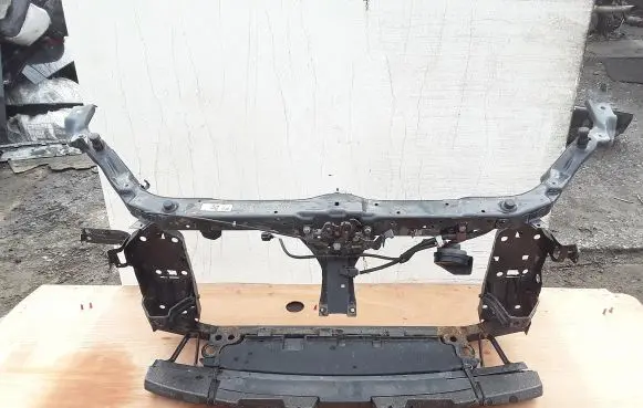 Nissan Qashqai Radiator support slam panel