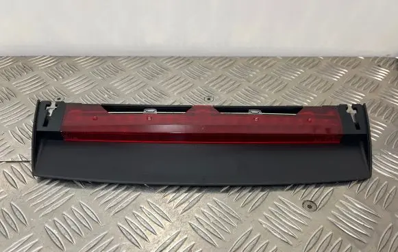 Audi A8 S8 D4 4H Third/center stoplight 4H0945097A 4H0945097
