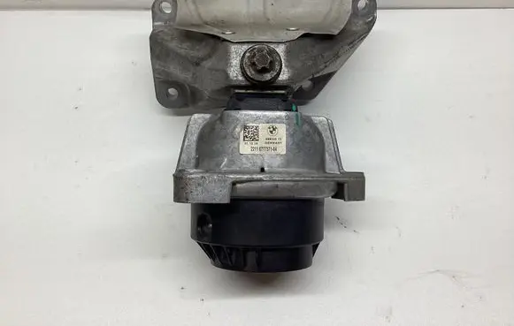 BMW 6 F06 Gran coupe Gearbox mounting bracket 68623513