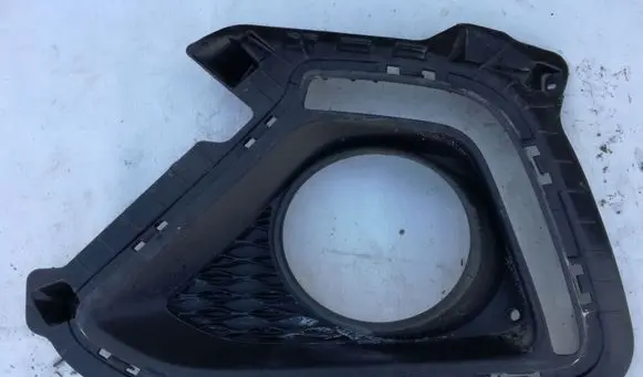 Hyundai i10 Front fog light trim/grill